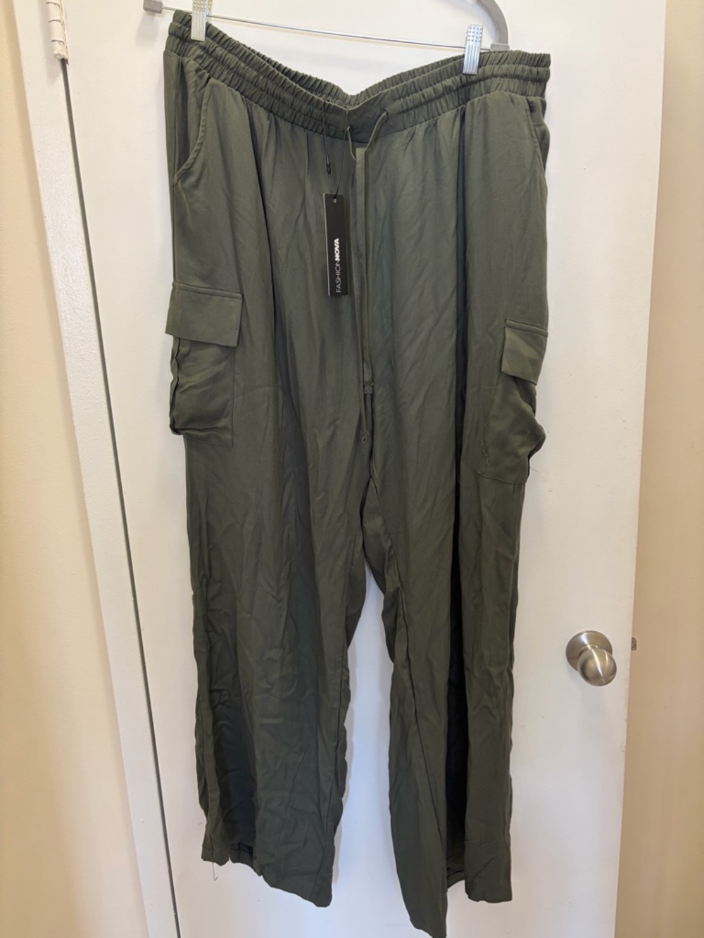 FashionNova Curve Wide Leg Cargo Pant - Military Green Size 2X